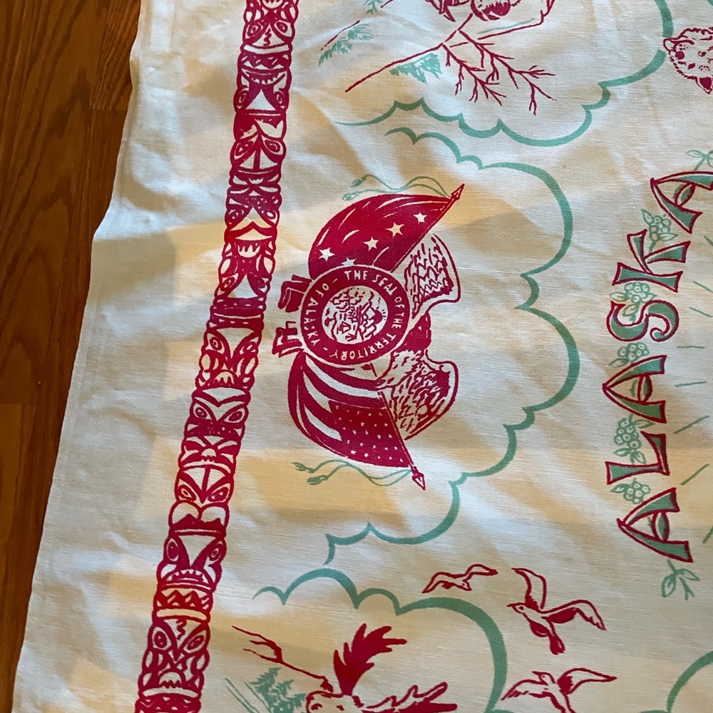 Tablecloth with Alaska storytelling - Picture 2 of 7
